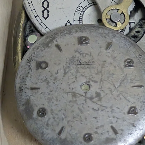 ARTIST Steampunk Pin Watch Parts Brooch Signed Leslie Mones - Picture 5 of 12